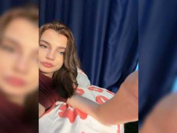 StrawberryGirl bongacams stream image