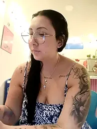 You-kitty2025 stripchat stream image