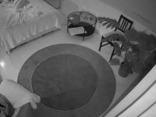 voyeurcam-julmodels-whitebed-5 camsoda stream image