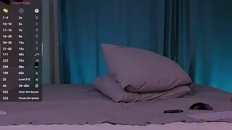 Shiny_Jennifer stripchat stream image