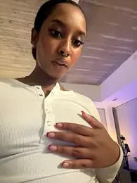 Your_Paris stripchat stream image