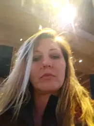 SheIsSomething stripchat stream image