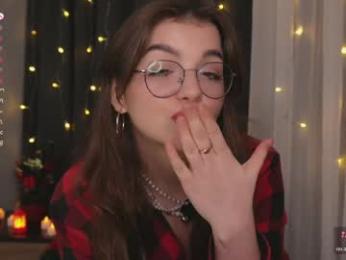 little_poetry chaturbate stream image