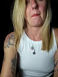 SheIsSomething stripchat stream image