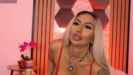 GoldenAmber stripchat stream image