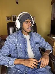 RavenKisses stripchat stream image