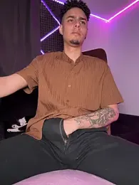 bigryann23 stripchat stream image