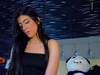 Amber Bull flirt4free stream image, 18.01.2026 14:00