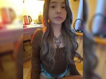 LittleDelora bongacams stream image