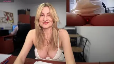 legsLONG stripchat stream image