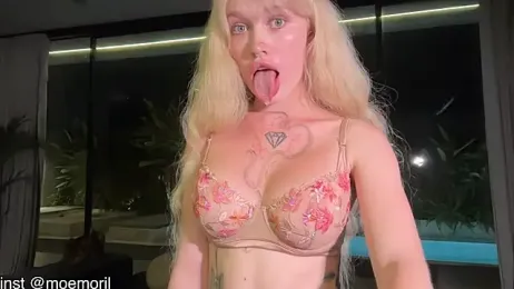 Golden_Aline stripchat stream image