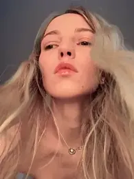 Adelina0001 stripchat stream image