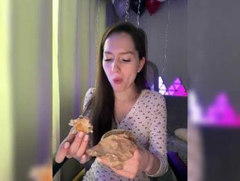 whiteTEA bongacams stream image