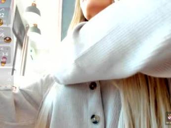 sassyt33n chaturbate stream image