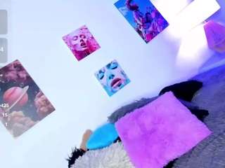 camila-hott1 camsoda stream image