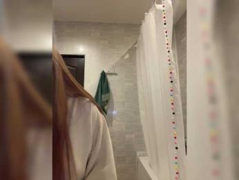 LittleDelora bongacams stream image