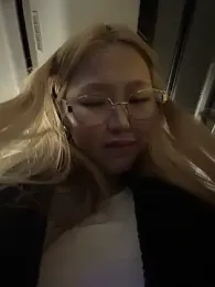 Aiko_Yumi stripchat stream image