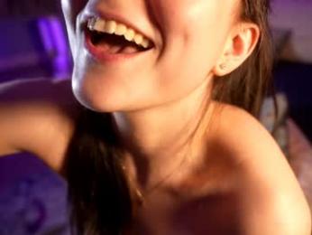 littlee33 chaturbate stream image