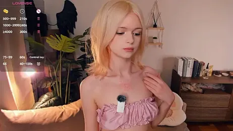 LaureMestler stripchat stream image