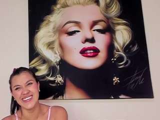 cloe-world1 camsoda stream image