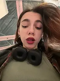 Lily__Belle stripchat stream image