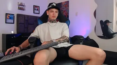 Dan_brownn stripchat stream image, 14.05.2026 02:20