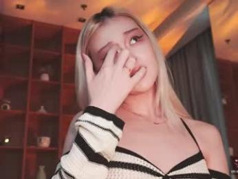 seduza_hyun chaturbate stream image, 22.05.2026 04:20