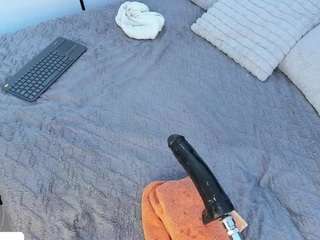 angie-roses camsoda stream image