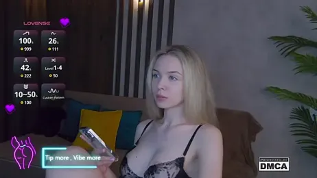 Holl1Would stripchat stream image