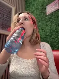 The_Snowwhitee stripchat stream image