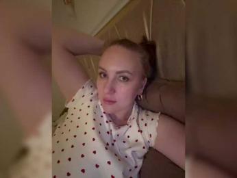 cherryygirl bongacams stream image