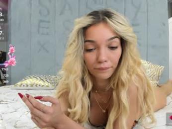 sassyt33n chaturbate stream image