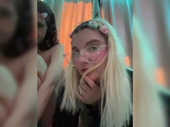 Molly-and-Ewa bongacams stream image