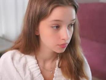 little_poetry chaturbate stream image