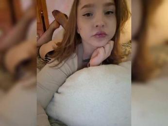 LittleDelora bongacams stream image