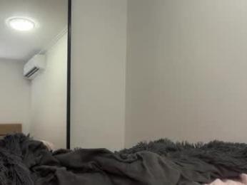 luvlivvyy chaturbate stream image