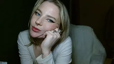 April_LoveUK stripchat stream image