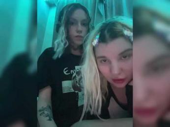 Molly-and-Ewa bongacams stream image