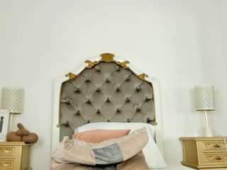 pushaina-03 camsoda stream image