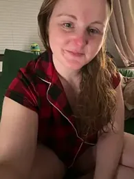 GingerSnap33 stripchat stream image