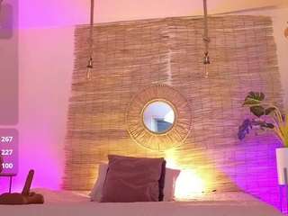 lady-brownn camsoda stream image