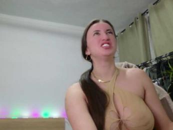 EmilyxJames bongacams stream image