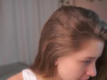 little_poetry chaturbate stream image