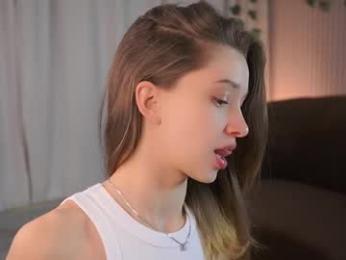 little_poetry chaturbate stream image