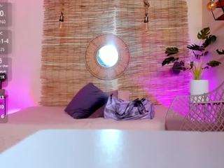 lady-brownn camsoda stream image