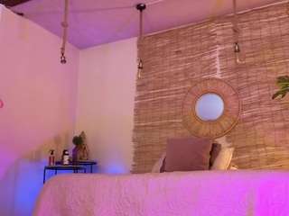 lady-brownn camsoda stream image