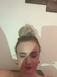 CherryEmmy stripchat stream image