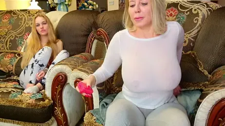 TUNDEROSE1 stripchat stream image