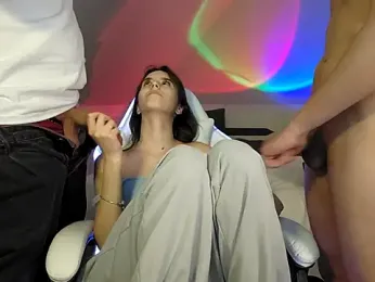 -Yummybabes- stripchat stream image