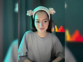 whiteTEA bongacams stream image